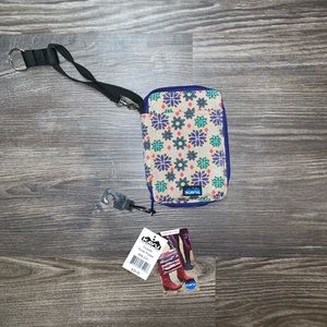 Kavu NWT Wristlet Wallet